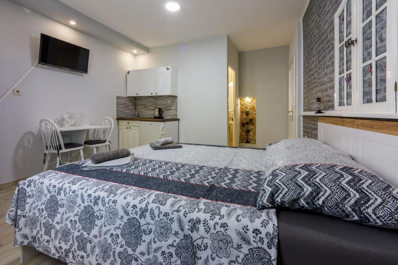 Apartments And Room Art Crikvenica Esterno foto