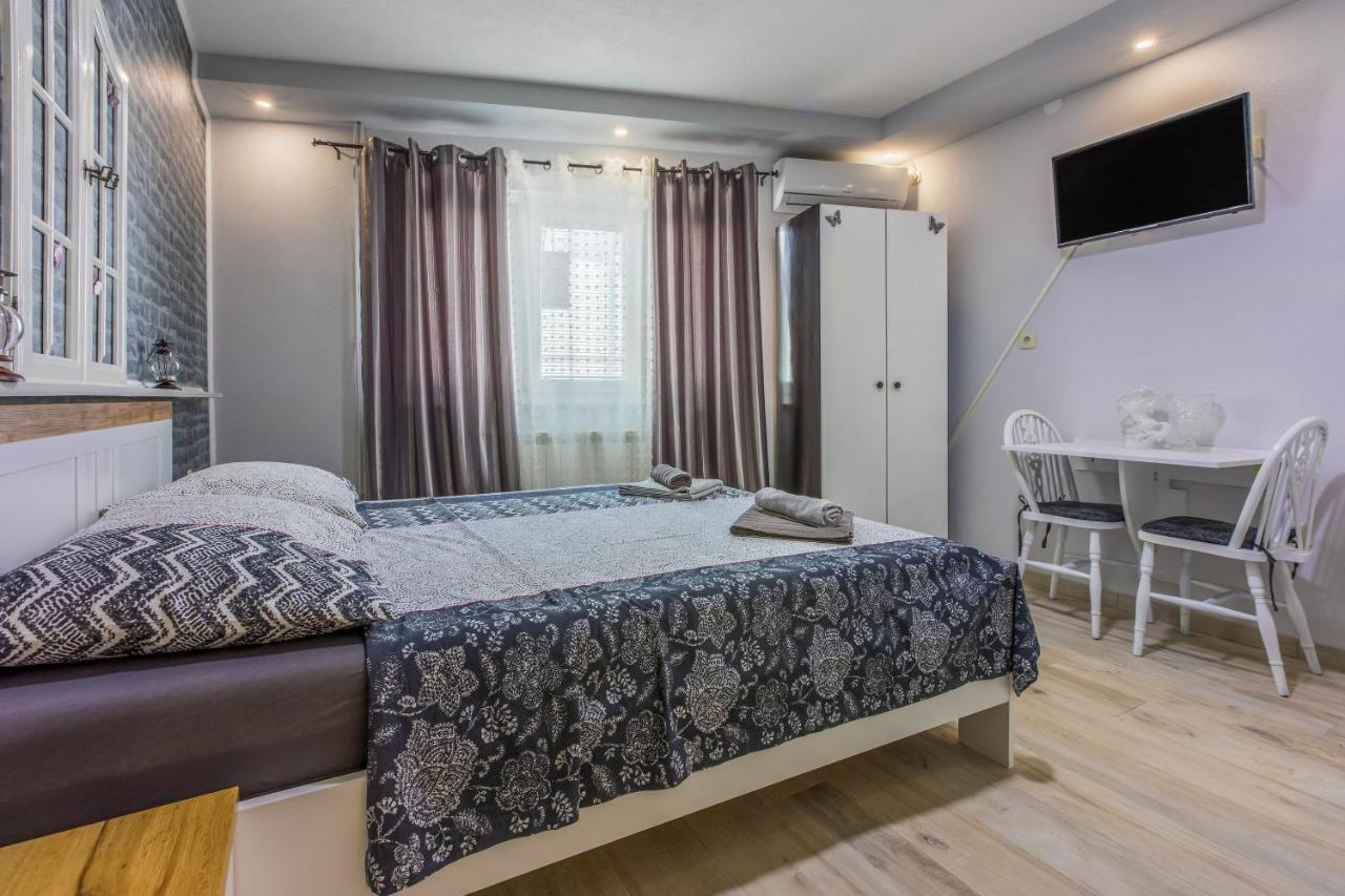 Apartments And Room Art Crikvenica Esterno foto