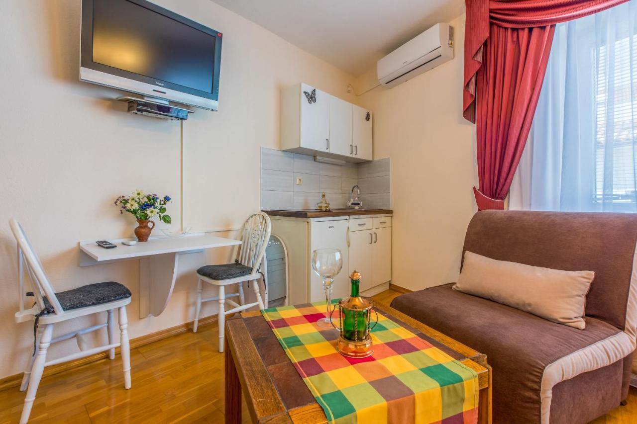 Apartments And Room Art Crikvenica Esterno foto